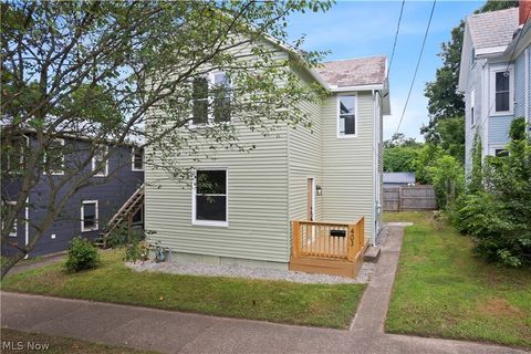 Tiny photo for 403 E Montgomery Street, Marietta, OH 45750 (MLS # 5224120)