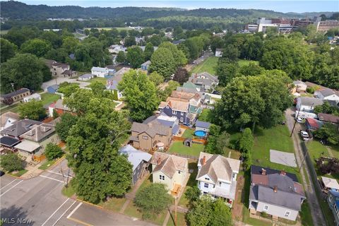 Tiny photo for 403 E Montgomery Street, Marietta, OH 45750 (MLS # 5224120)