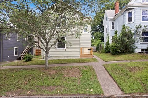 Photo of 403 E Montgomery Street, Marietta, OH 45750 (MLS # 5224120)