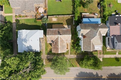 Tiny photo for 403 E Montgomery Street, Marietta, OH 45750 (MLS # 5224120)