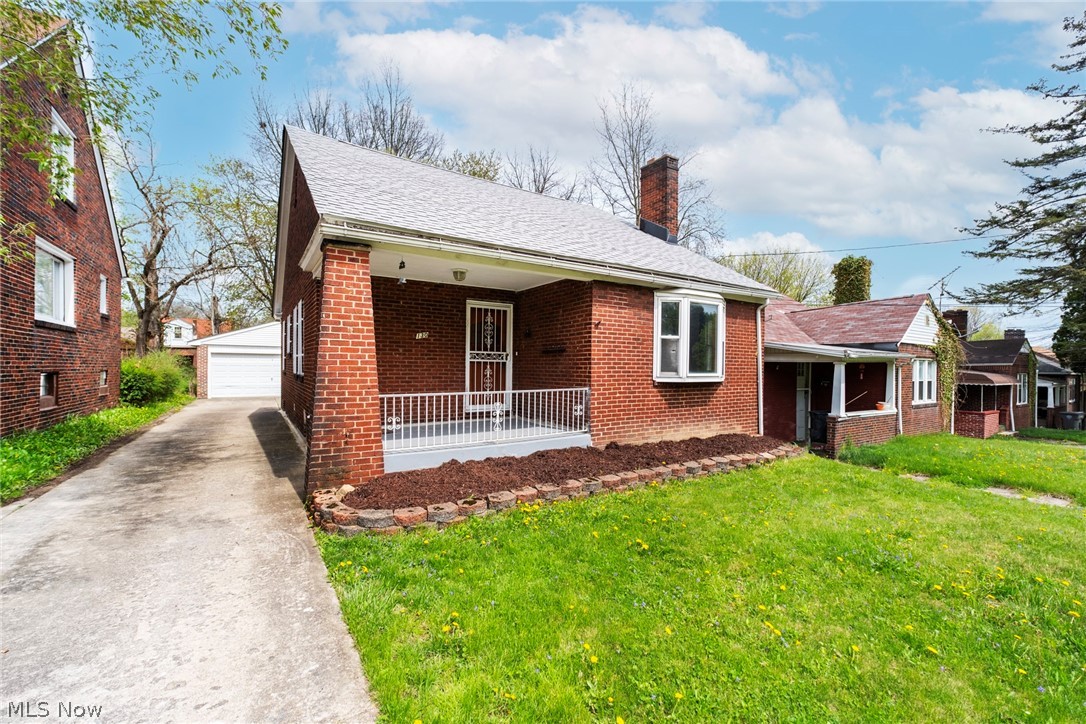 130 Roslyn Drive