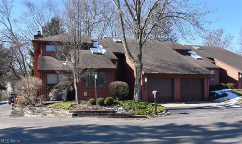 Tiny photo for 25844 Fairmount Boulevard, Beachwood, OH 44122 (MLS # 5189382)