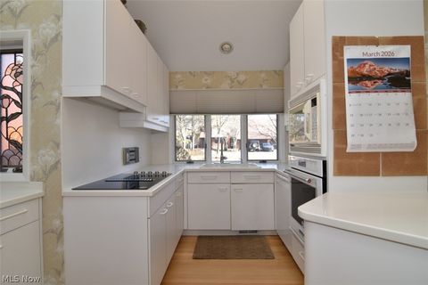 Tiny photo for 25844 Fairmount Boulevard, Beachwood, OH 44122 (MLS # 5189382)