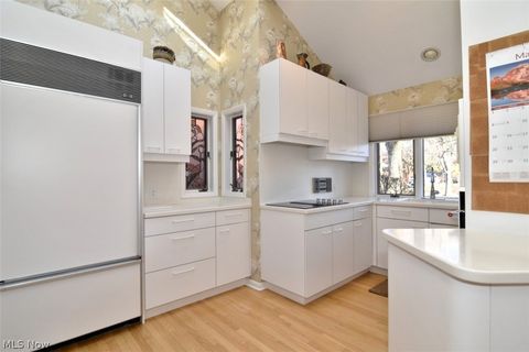 Tiny photo for 25844 Fairmount Boulevard, Beachwood, OH 44122 (MLS # 5189382)