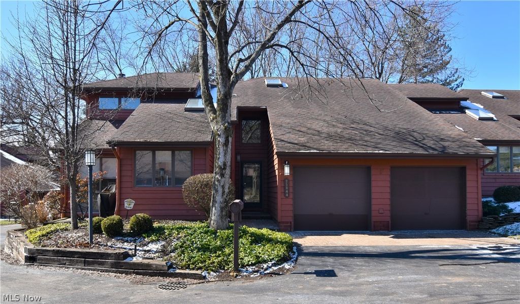 Photo of 25844 Fairmount Boulevard, Beachwood, OH 44122 (MLS # 5189382)