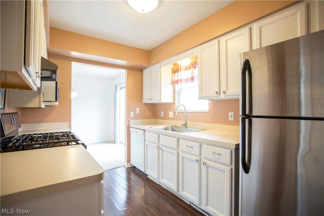 Burridge Condos - Residential