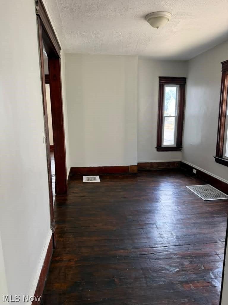 1439 E 110th Street