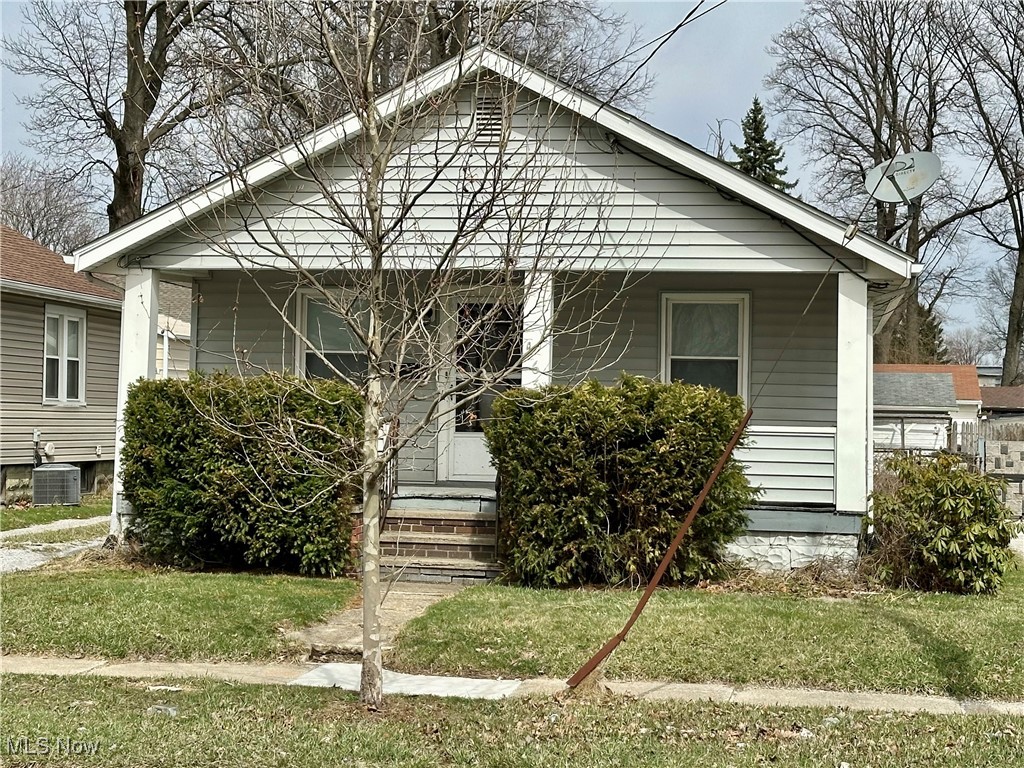 633 E Archwood Avenue, Akron, Ohio image 1