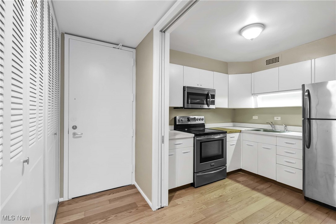 12700 Lake Avenue #1409, Lakewood, Ohio image 4