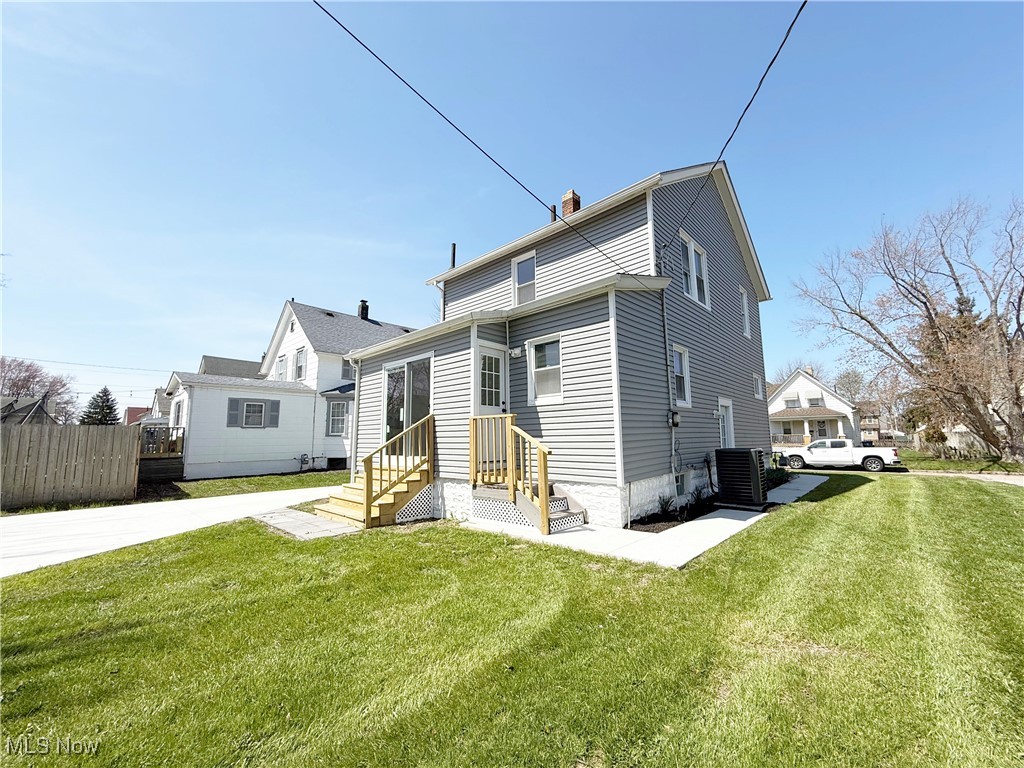 2434 E 33rd Street, Lorain, Ohio image 6