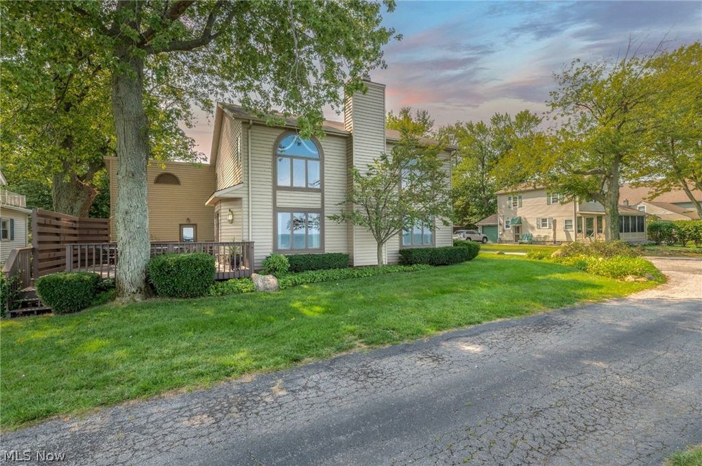 Photo of 4502 Edgewater Drive, Sheffield Lake, OH 44054 (MLS # 5187212)