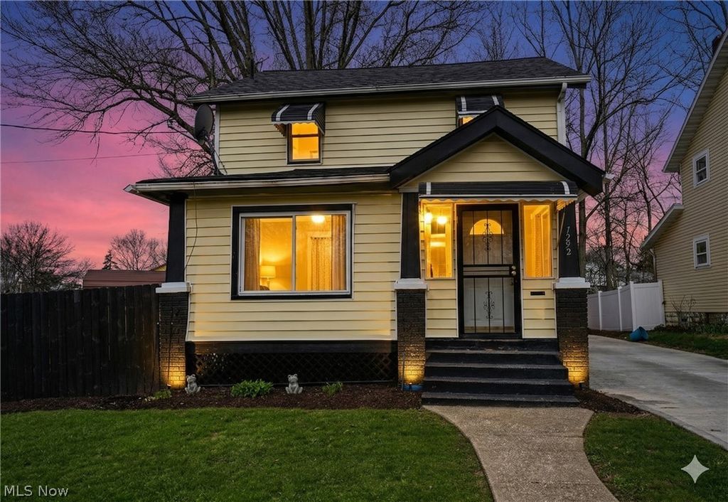 Photo of 1292 Diagonal Road, Akron, OH 44307 (MLS # 5202164)