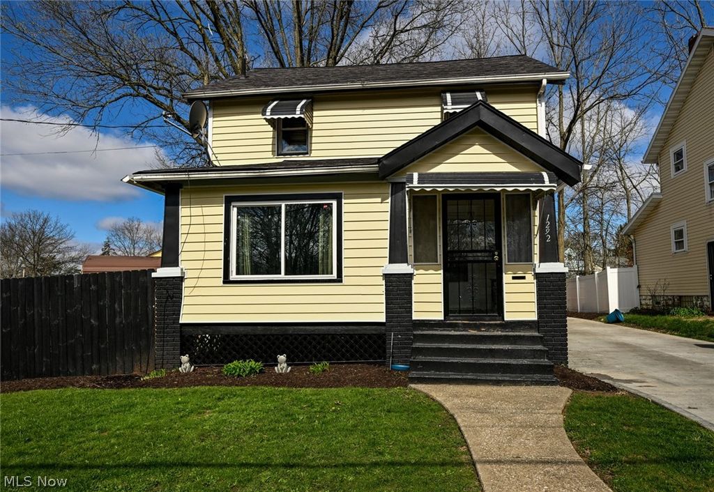 Photo of 1292 Diagonal Road, Akron, OH 44307 (MLS # 5202164)