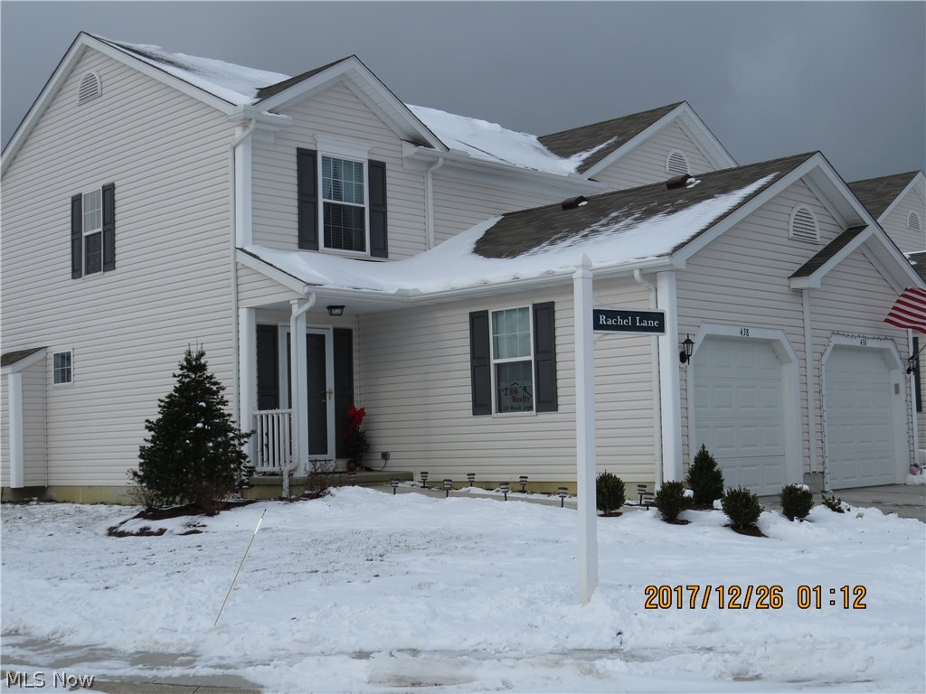 Gorgeous end unit absolutely move in condition!! Pride of ownership throughout, spacious great room with gas fireplace & sliding doors to patio. 1st floor 1/2 bath. Upstairs has two spacious bedrooms and a full bath,plenty of closet space. Large full basement with plenty of space for rec room. 1 car attached garage.
FHA approved. Avon Lake award winning schools.