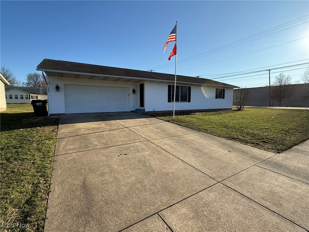 225 Jessica Drive, Dover, Ohio image 38