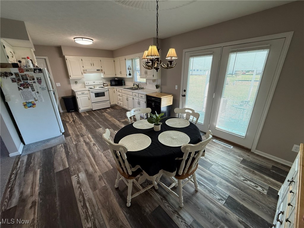 225 Jessica Drive, Dover, Ohio image 12
