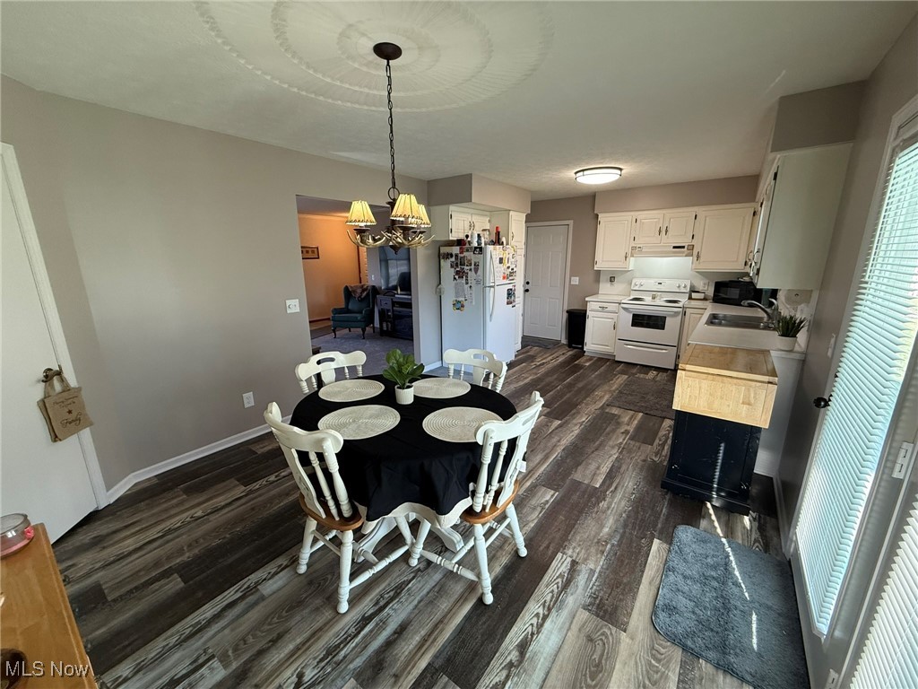 225 Jessica Drive, Dover, Ohio image 11