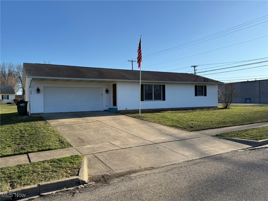 225 Jessica Drive, Dover, Ohio image 1