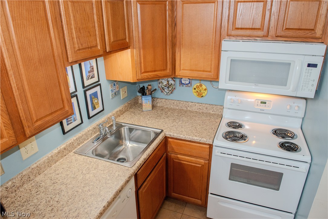 Smugglers Cove Condo 03 - Residential