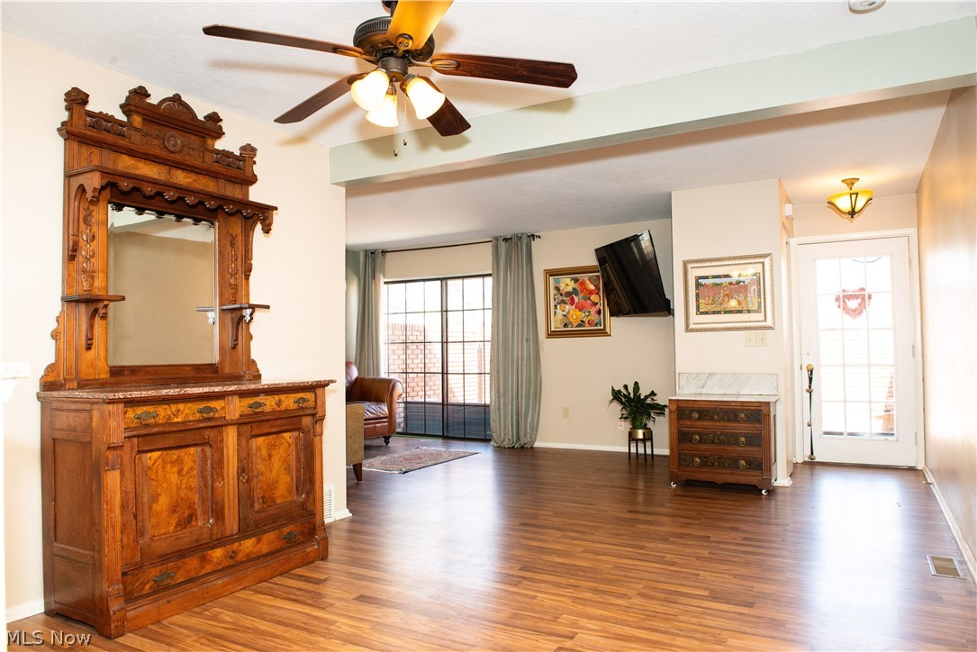 Smugglers Cove Condo 03 - Residential