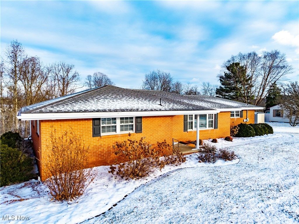 Photo of 330 Wynncrest Drive, Marietta, OH 45750 (MLS # 5182166)