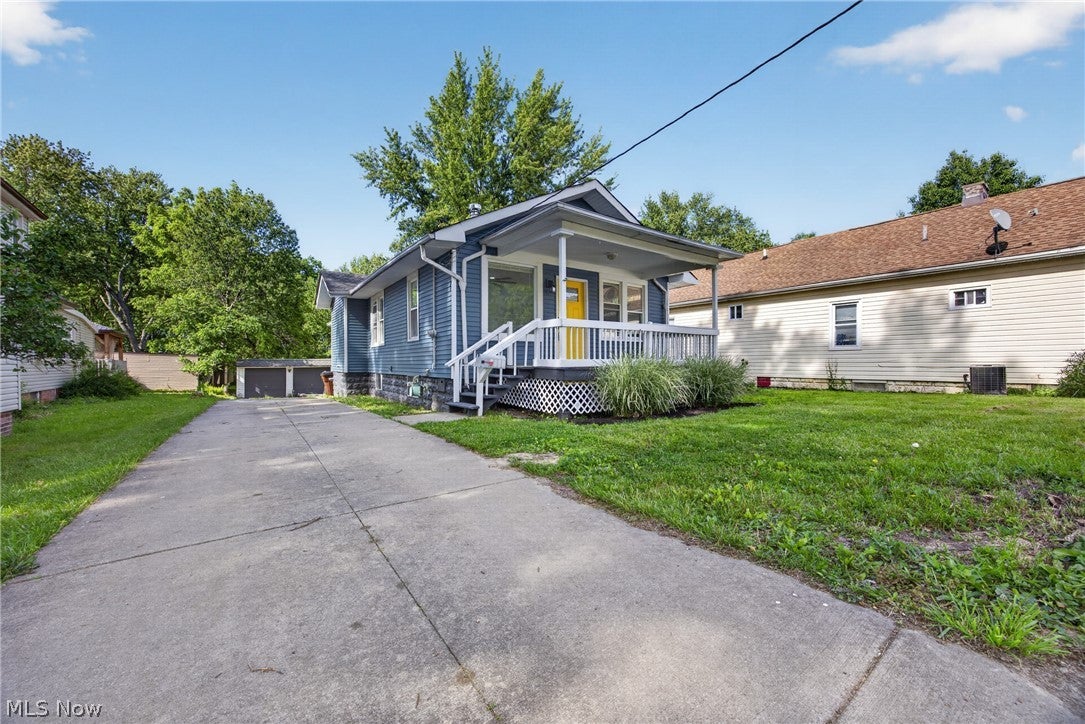 3226 W Ridgewood Drive
