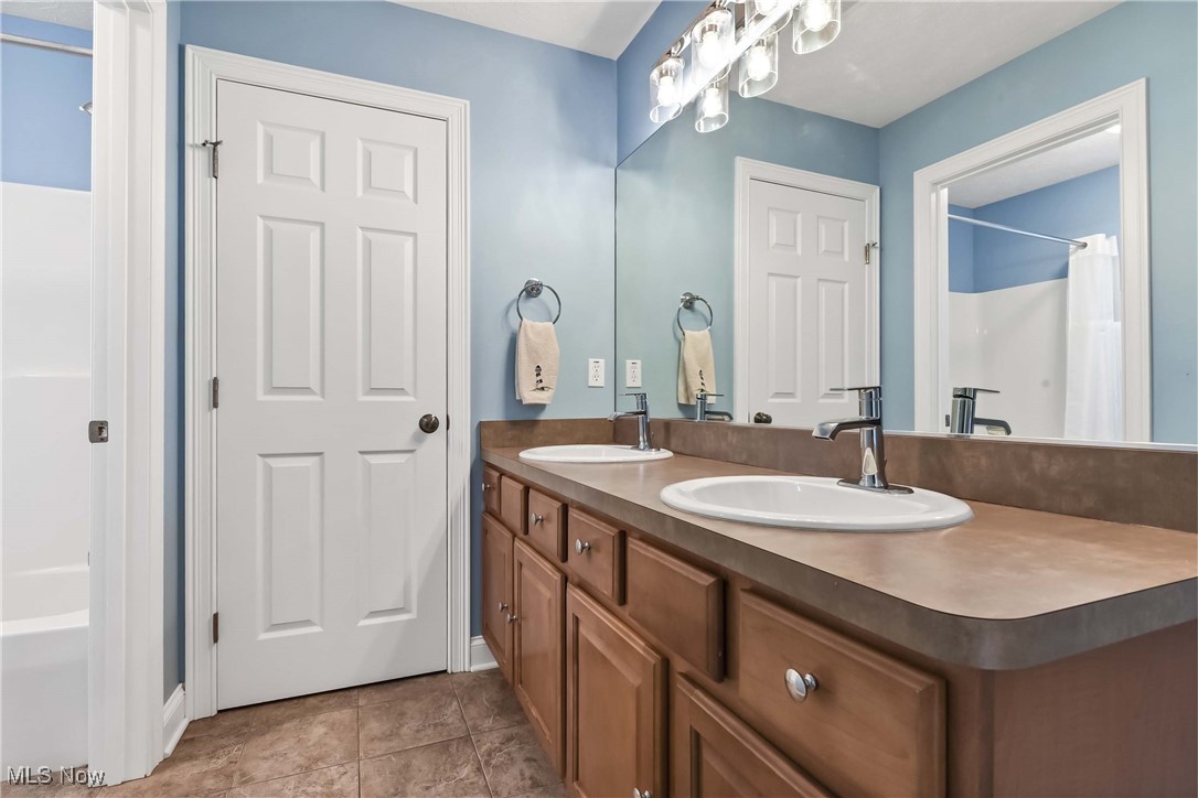 32145 Ventanas Circle, Avon Lake, Ohio image 26