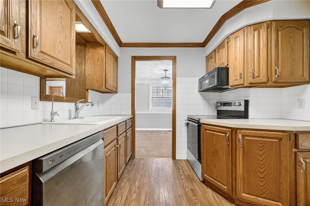 E A Markhams Richmond Manor S - Residential