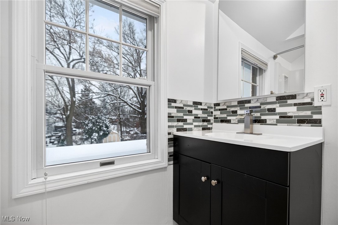 E A Markhams Richmond Manor S - Residential