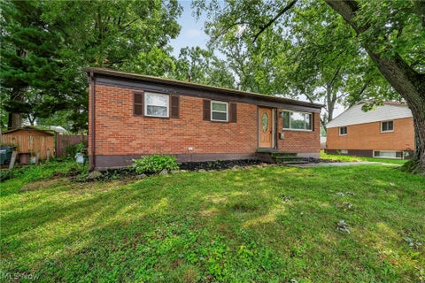 Homes For Sale - 2514 Regentview Street<br/> Canton, OH 44705