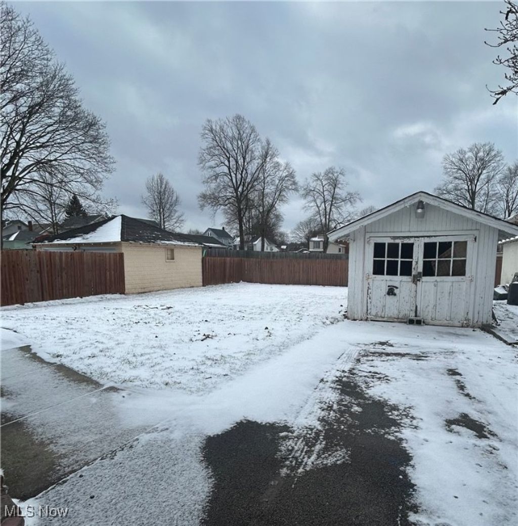 Photo of 15 Katherine Street, Struthers, OH 44471 (MLS # 5182122)