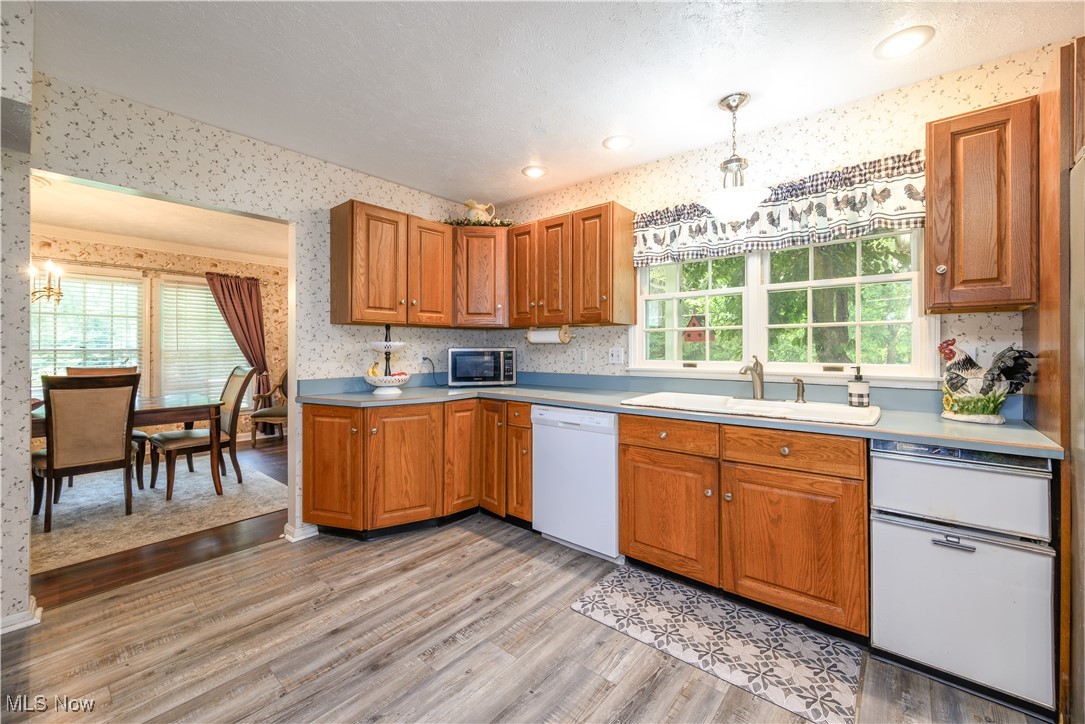 Broadview Heights, Ohio 44147, United States, 3 Bedrooms Bedrooms, ,3 BathroomsBathrooms,Residential,Pending,170969