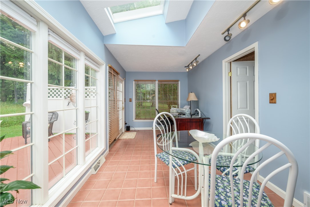 Broadview Heights, Ohio 44147, United States, 3 Bedrooms Bedrooms, ,3 BathroomsBathrooms,Residential,Pending,170969