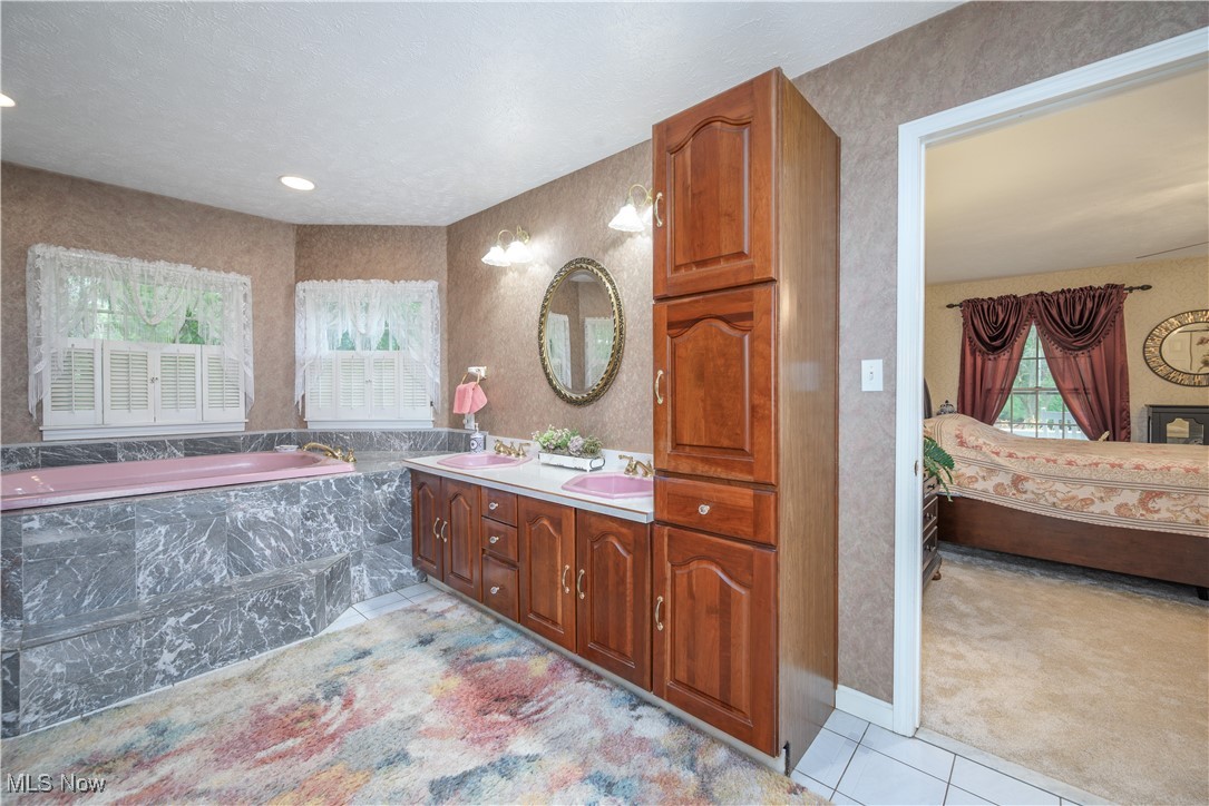 Broadview Heights, Ohio 44147, United States, 3 Bedrooms Bedrooms, ,3 BathroomsBathrooms,Residential,Pending,170969