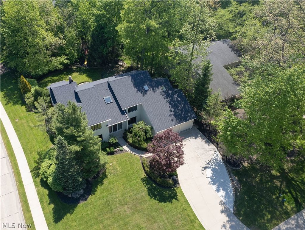 Photo of 3939 Beechmont Trail, Orange, OH 44122 (MLS # 5210799)