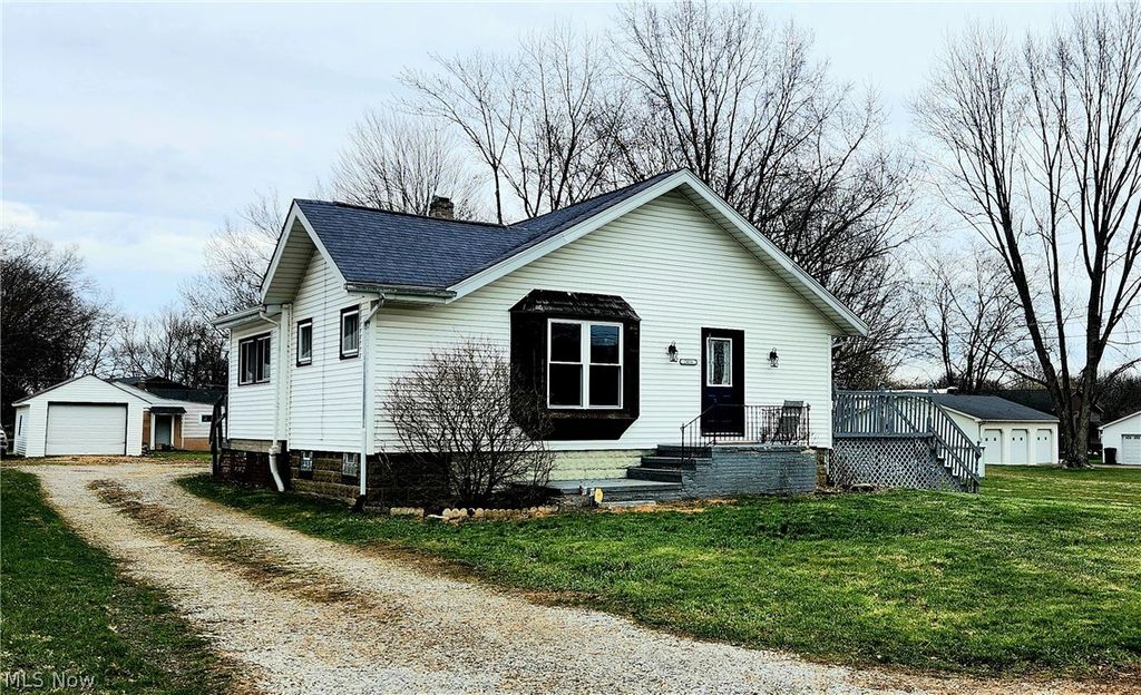 Photo of 2416 Bakerwood Drive SW, Massillon, OH 44647 (MLS # 5196306)