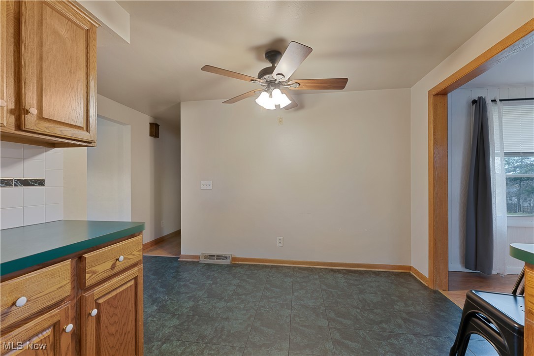 677 Wesley Avenue, Youngstown, Ohio image 10