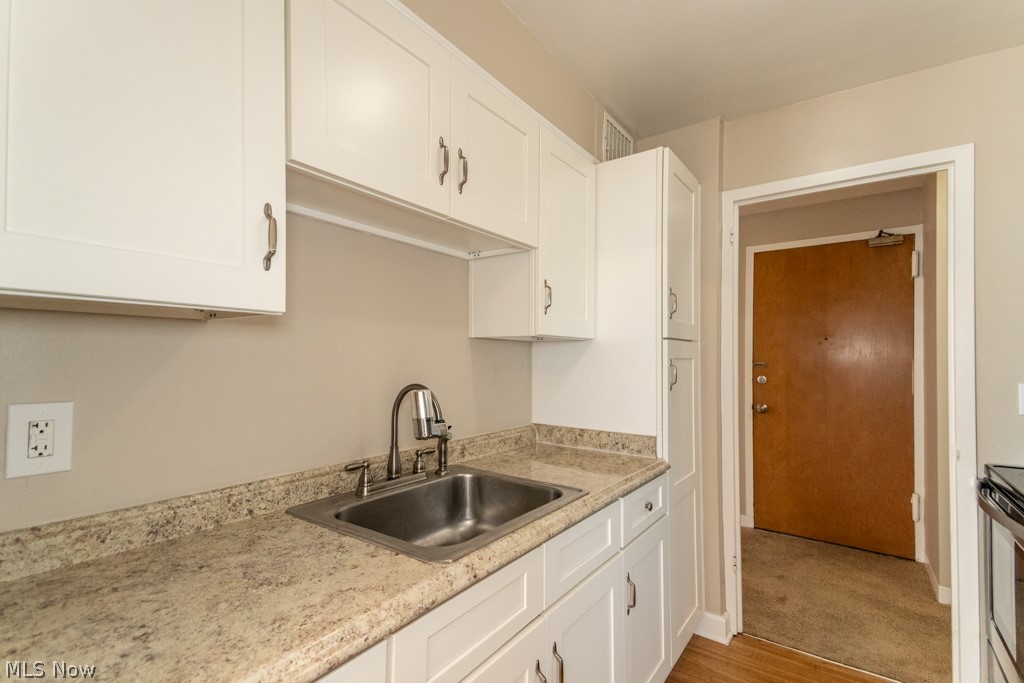 Lake House Condo - Residential