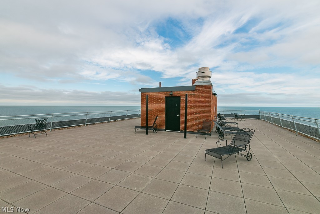 Lake House Condo - Residential