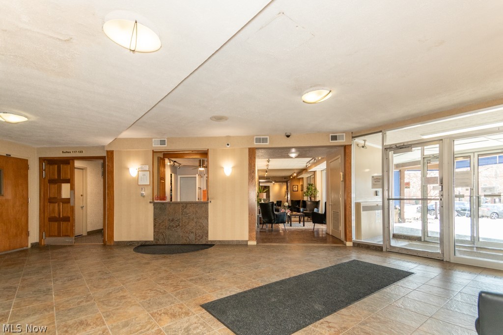 Lake House Condo - Residential