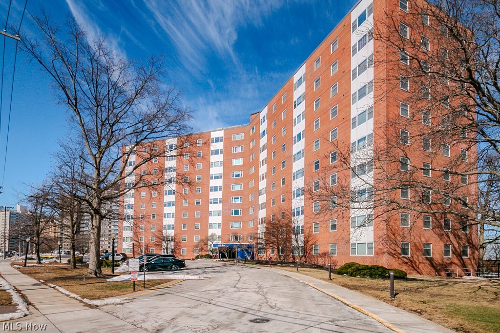 Lake House Condo - Residential