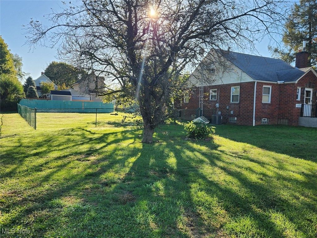 Photo of 1238 Arlington Avenue SW, Canton, OH 44706 (MLS # 5167995)