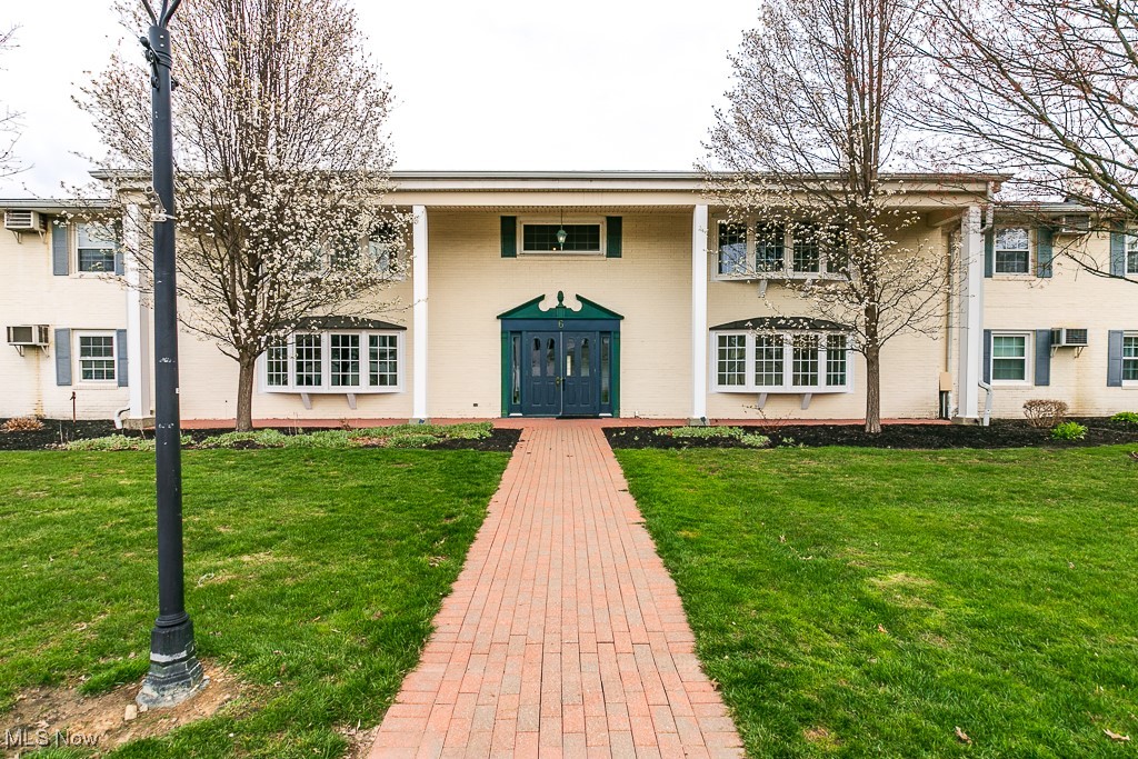 6 Meadowlawn Drive #6, Mentor, Ohio image 1