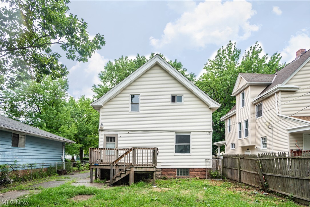 Elizabeth & Roland Pletschers - Residential