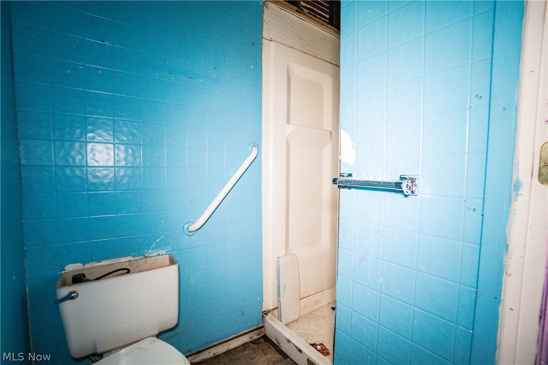 Elizabeth & Roland Pletschers - Residential