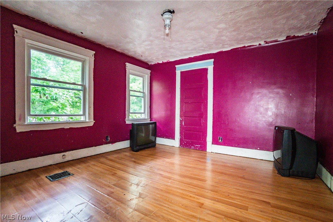 Elizabeth & Roland Pletschers - Residential