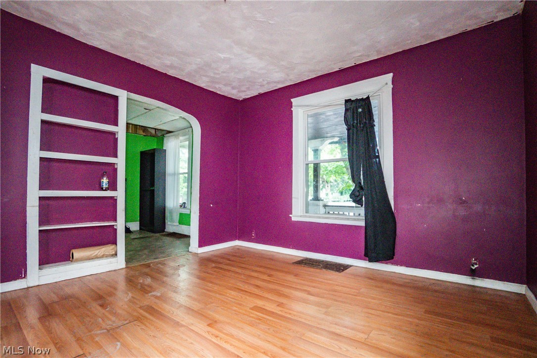 Elizabeth & Roland Pletschers - Residential