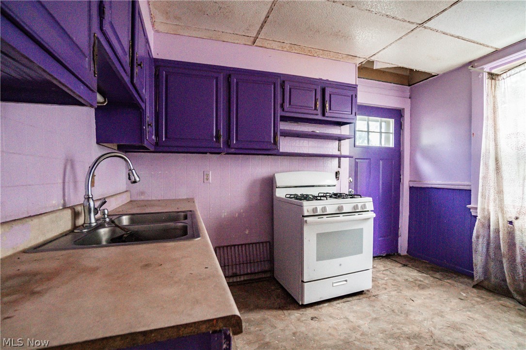 Elizabeth & Roland Pletschers - Residential