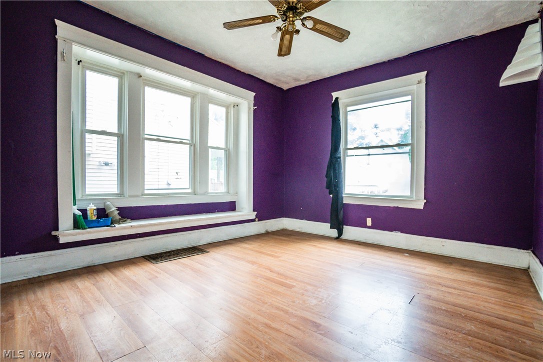 Elizabeth & Roland Pletschers - Residential