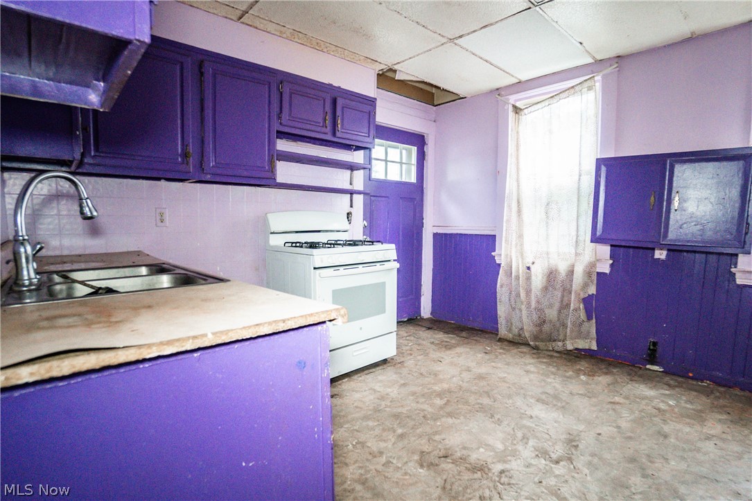 Elizabeth & Roland Pletschers - Residential